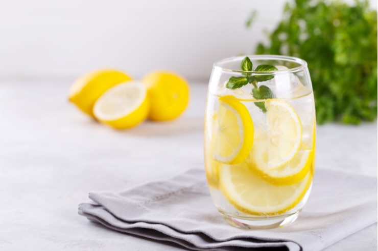 acqua con limoni